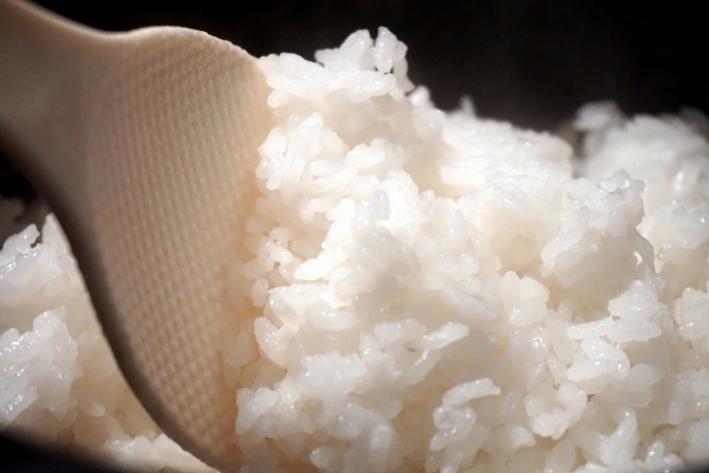 炊いたお米に芯が残っていたときに使える２つの方法